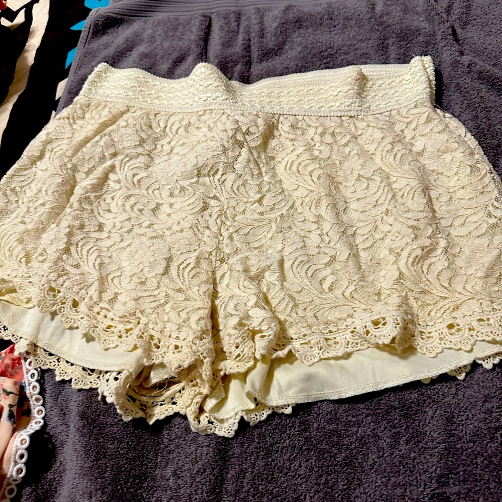Women’s lace shorts